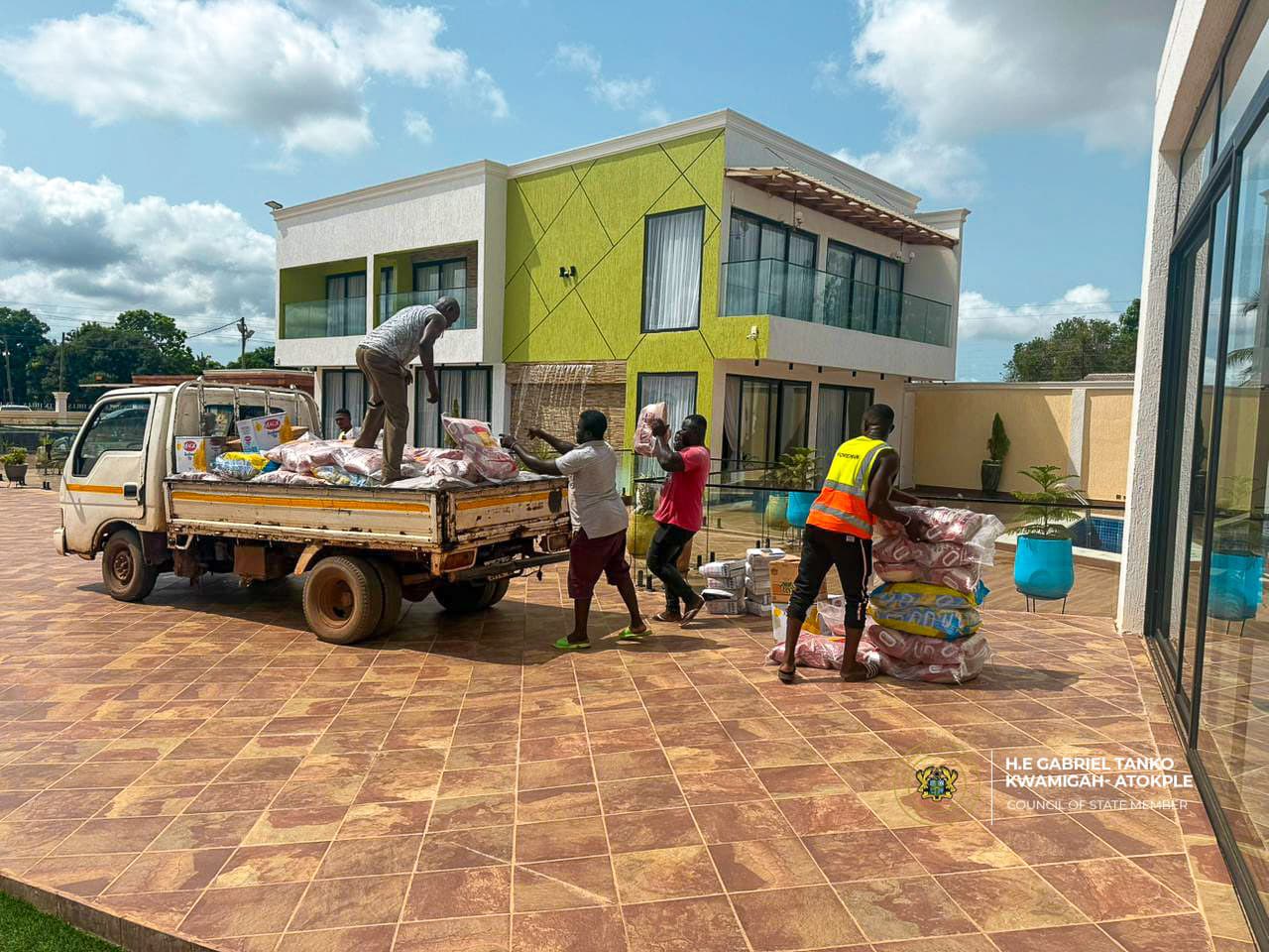 Gabriel Kwamigah Atokple donates relief items to support sea erosion victims at Agavedzi, Amutinu/Salakope