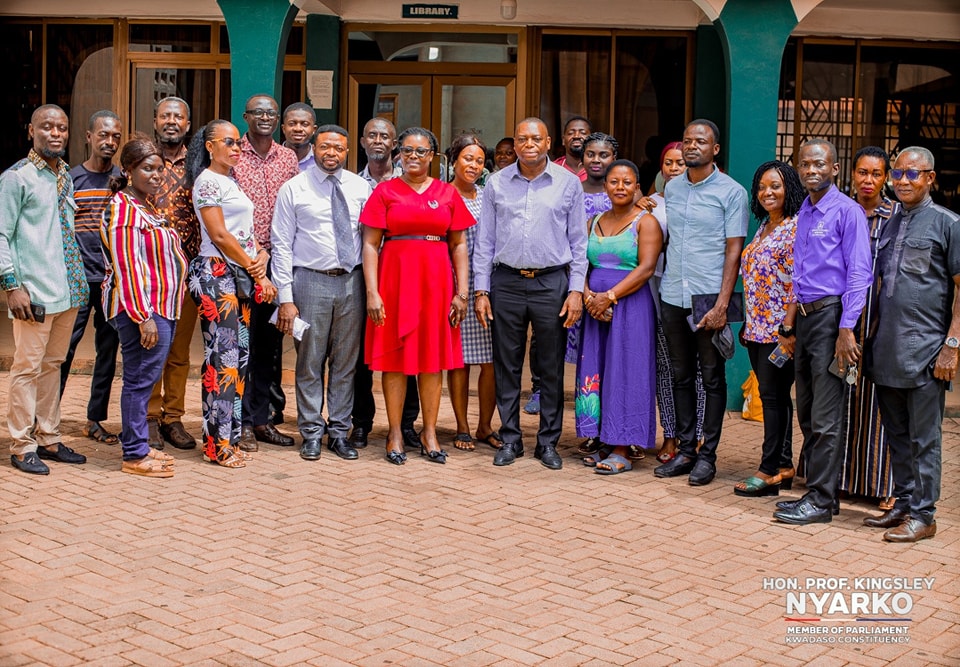 Kwadaso MP Professor Kingsley Nyarko visits Kwadaso SDA NMTC, donates to support Students