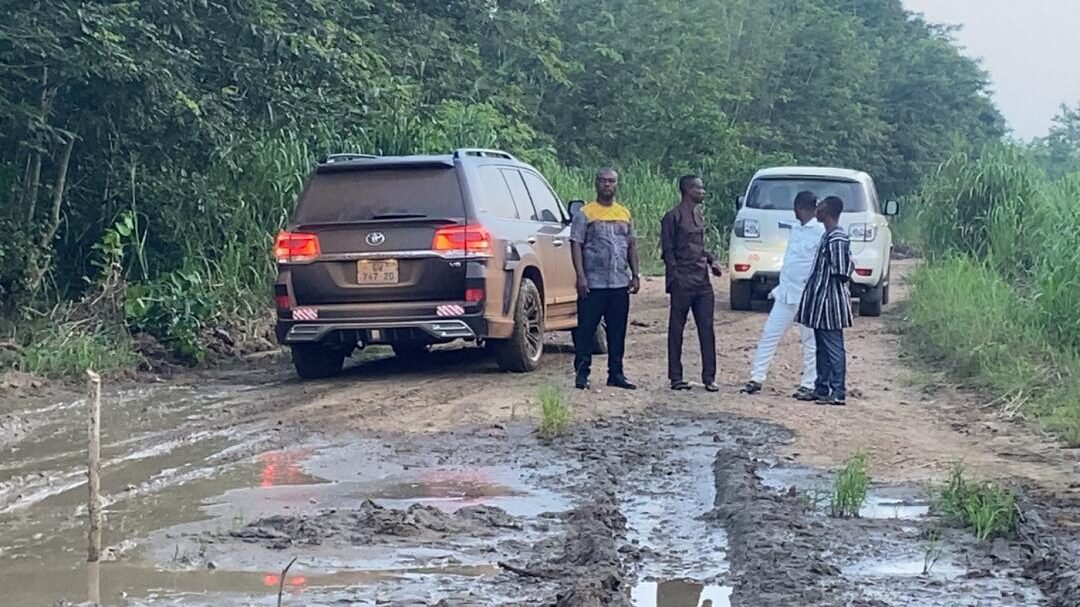 Ekumfi MP Dr. Othniel Ekow Kwainoe leads road inspection to accelerate development