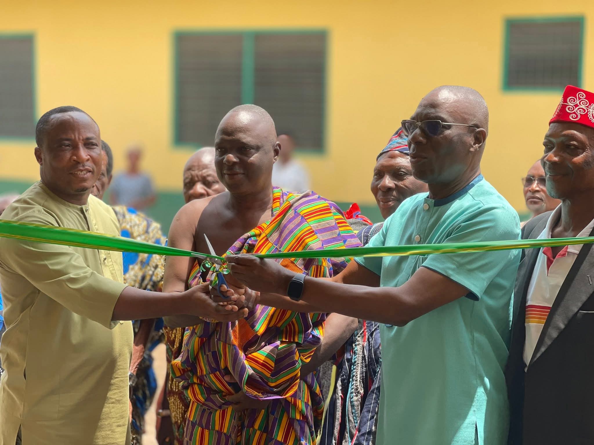 MP Peter Nortsu-Kotoe continues to deliver by commissioning 3-unit nurses’ apartment