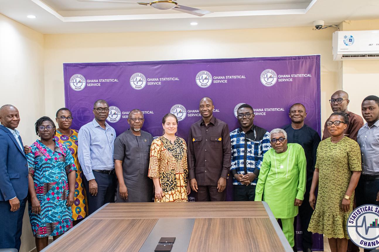 Economic Outlook: Modest growth in October 2025 signals mixed momentum