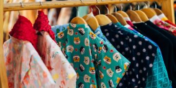 700,000 businesses operate in open spaces, employing over 922,000 in Ghana