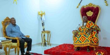 Prez Mahama pays courtesy call on Awoemefia during Volta Tour