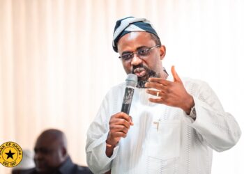 Governor Asiama engages Business Leaders at Kwahu Forum