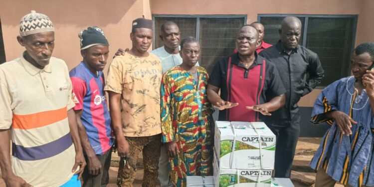 350 Cartons of Weedicide for Farmers: Krachi Nchumuru MP begins distribution