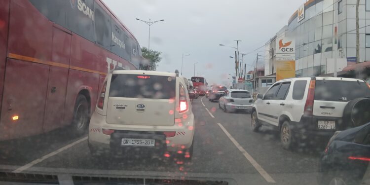All-Day Rains in Accra trigger gridlock, leave Commuters stranded