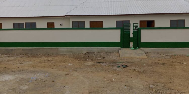 Former Garu MP Albert Alalzuuga commissions Ziseri CHPS Compound