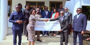 Fidelity Bank gives GH¢200,000 lifeline to Ghana Medical Trust Fund